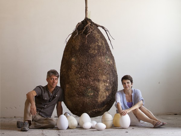 Anna Citelli e Raoul Bretzel, <em>Capsula Mundi </em><em><br /></em>