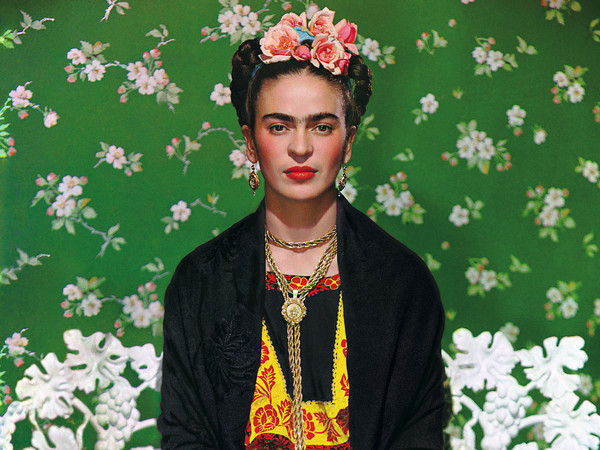 Nickolas Muray, <em>Frida Kahlo on White Bench</em>, 1939 | © Nickolas Muray Photo Archive