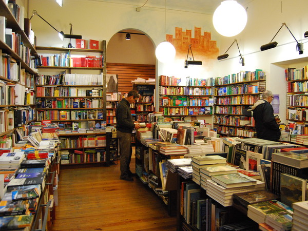 La Montagna Bookstore