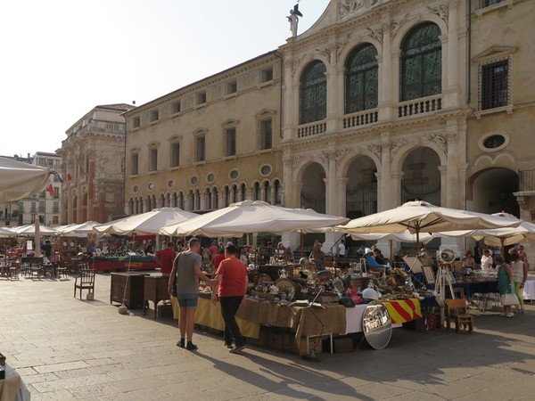 Mercato dell’antiquariato