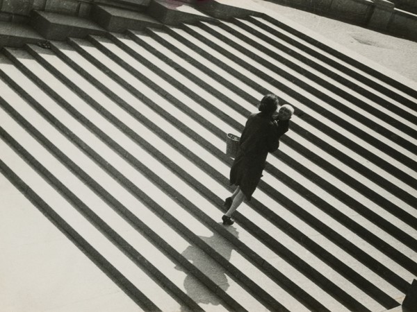 Alexander Rodchenko, La scalinata, 1930. Stampa alla gelatina d’argento dal negativo originale dell’artista. Collection of the Multimedia Art Museum, Moscow