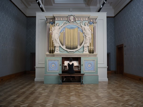 Ragnar Kjartansson, <em>The Sky in a Room</em>, 2018, Per Artes Mundi and Amgueddfa Cymru - National Museum Wales | © Ragnar Kjartansson / Luhring Augustine, New York / i8 Gallery, Reykjavik | Foto: Polly Thomas<br />