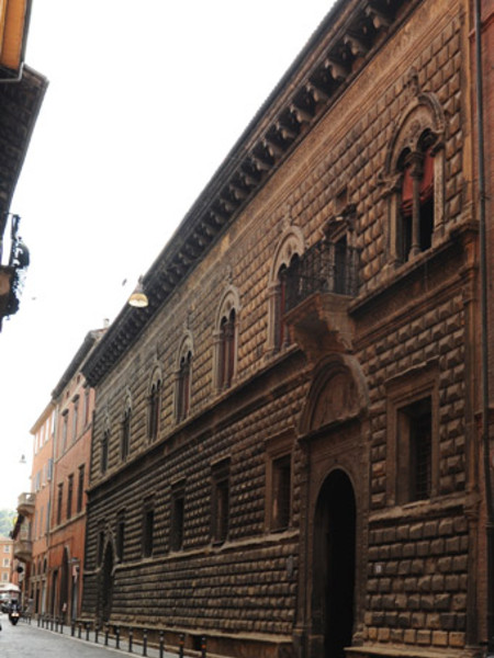 Palazzo Sanuti Bevilacqua degli Ariosti