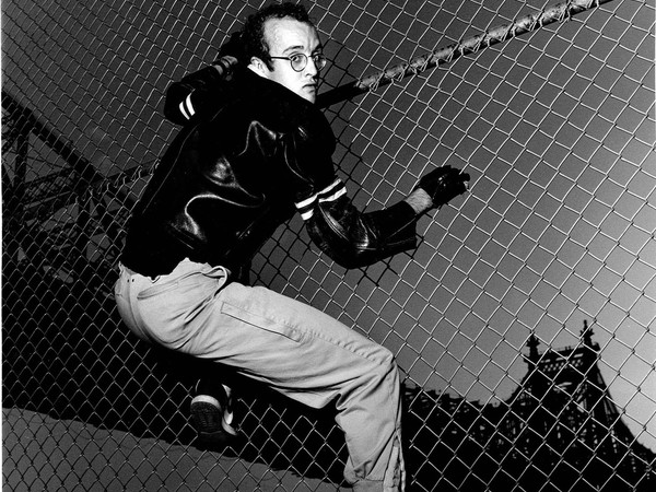 Gianfranco Gorgoni ©, Keith Haring in Front of Queens Bridge, NYC 1985