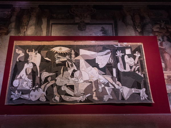 Jacqueline de la Baume Dürrbach, Il cartone del Guernica esposto in Sala Zuccari, Palazzo Giustiniani, Roma