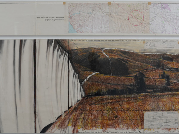 Christo, Running fence (Project for Sonoma County and Marin County, State of California), 1976, pencil, charcoal, pastel, wax crayon, with collage elements, thecnical data, map and tape, disegno in due parti: cm 38x243 / 243x106.6. Collezione dell'ar