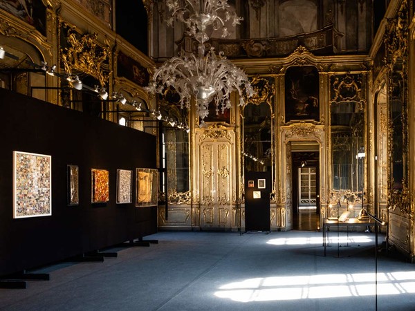 Una sala di Palazzo Litta a Milano dove è in corso la mostra "Arte Liberata". Foto di Roberto Morelli