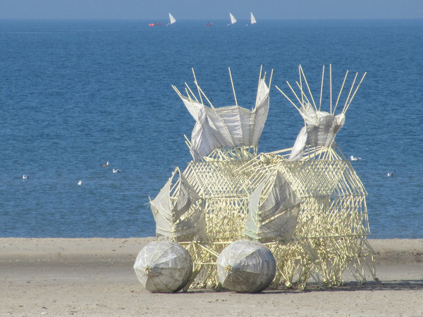 Theo Jansen<em>, STRANDBEEST</em>, <em>Animaris Gubernare</em> | © Media Force<br />