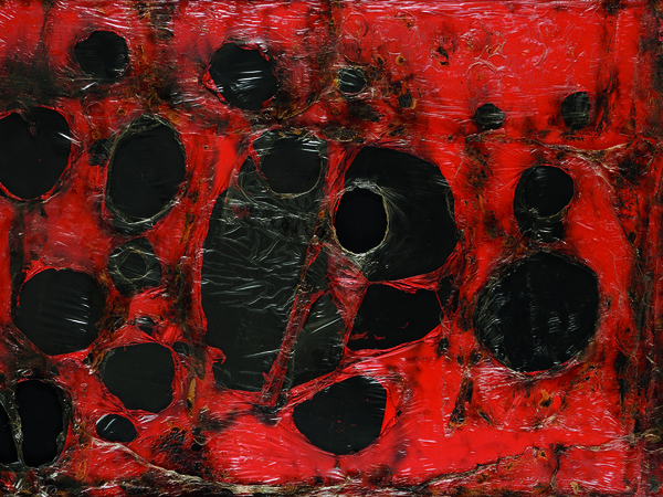 Alberto Burri, Rosso Plastica M3, 1961. Plastica, combustione su tela, 121,5x182,5 cm. 