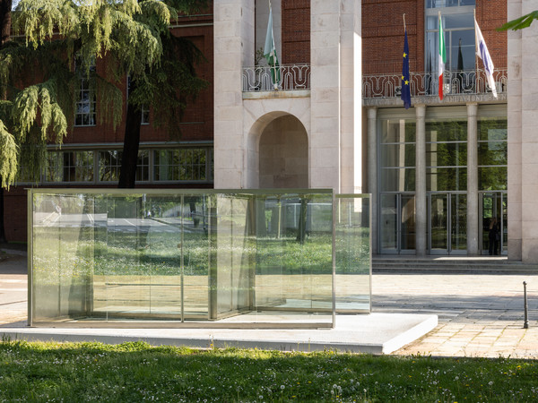 Installation view della mostra Dan Graham. The Passing Time City, Triennale di Milano I Ph. Gianluca di Ioia 