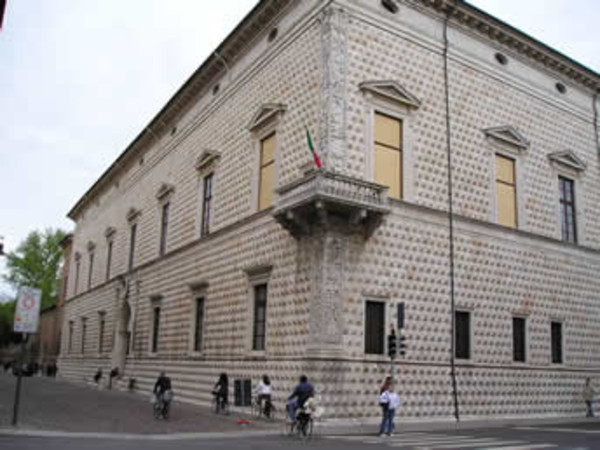 Palazzo dei Diamanti, Ferrara