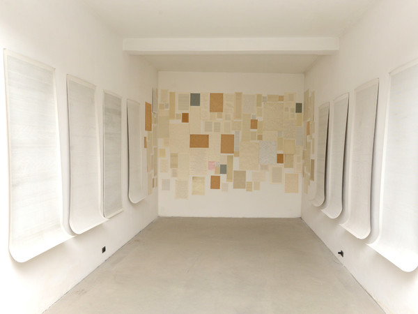 Dadamaino, I fatti della vita, ricostruzione della sala alla Biennale di Venezia 1980, installazione al Fondo Giov-Anna Piras 2014. Collezione privata