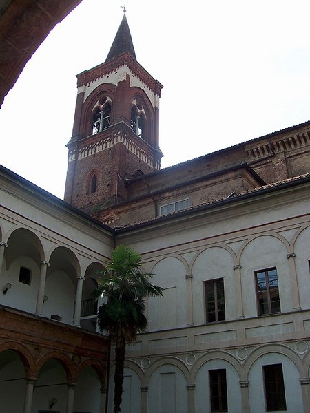 Campanile e chiostro