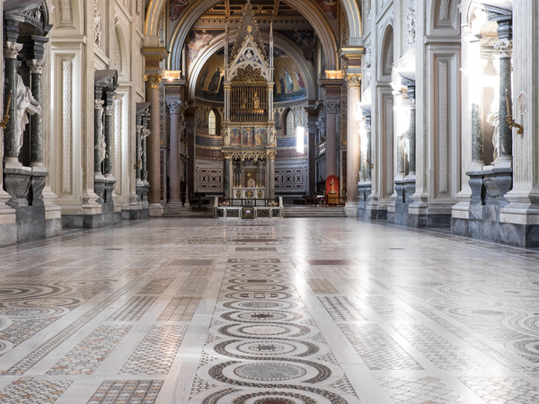 Navata centrale della Basilica di San Giovanni in Laterano a Roma, Immagine tratta dal film 