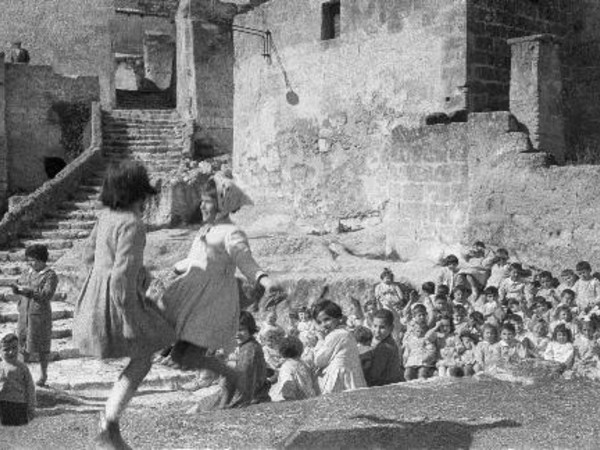 I Sassi di Matera. Viaggio in Lucania con Carlo Levi. Fotografie di Mario Carbone