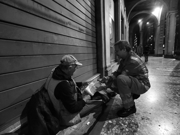 Massimo Allegro. Milano. Sguardi di solidarietà