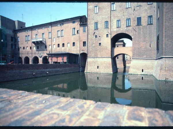 André Corboz, Ferrara, 1984. Fondo A. Corboz, Biblioteca dell’Accademia di architettura, USI