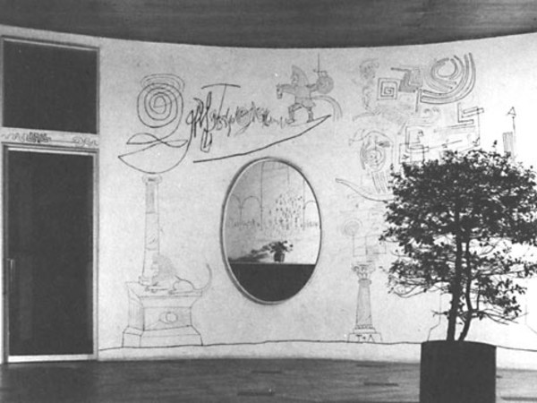 Saul Steinberg, Palazzina Mayer, Milano, 1962. Fotografie Ugo Mulas © Eredi Ugo Mulas. Tutti i diritti riservati. Courtesy Archivio Ugo Mulas, Milano – Galleria Lia Rumma, Milano/Napoli