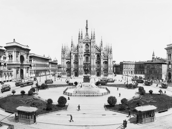 Giovanni Negri, Una veduta dall'alto di piazza del Duomo