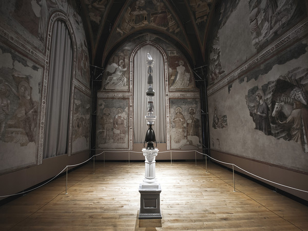 Luca Freschi, Cariatide 03 (Civetta), 2019, terracotta, ceramica e legno, cm. 44x44x390. Museo Nazionale di Ravenna 2019