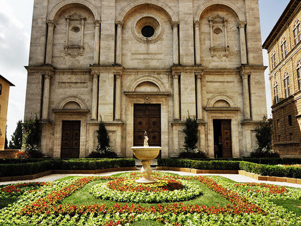 Pienza e i fiori