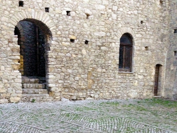 Castello di Caccamo, Cortile interno