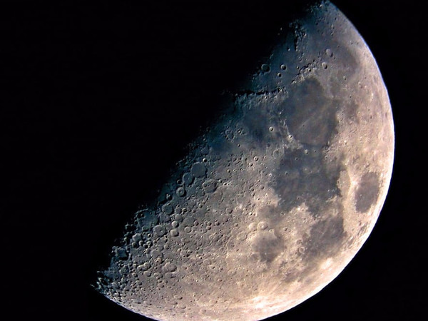 Exploring Moon to Mars, Piazza del Ferrarese, Bari