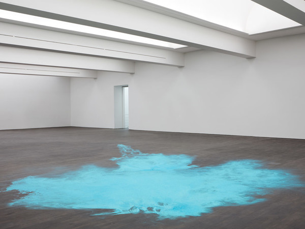 Ann Veronica Janssens, Untitled (Blue Glitter), 2015. Installation view at S.M.A.K., Ghent, 2015. Courtesy the artist and S.M.A.K. I Ph. Dirk Pauwels