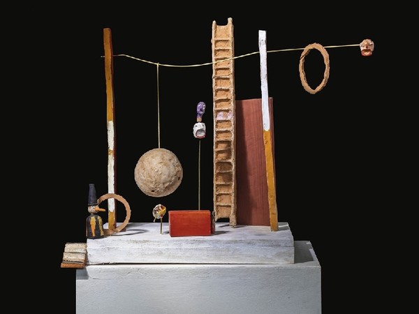  Bruno Raspanti, A Giacometti (il ponte), 2022, terracotta e legno, 76 x 35 x 58 cm.