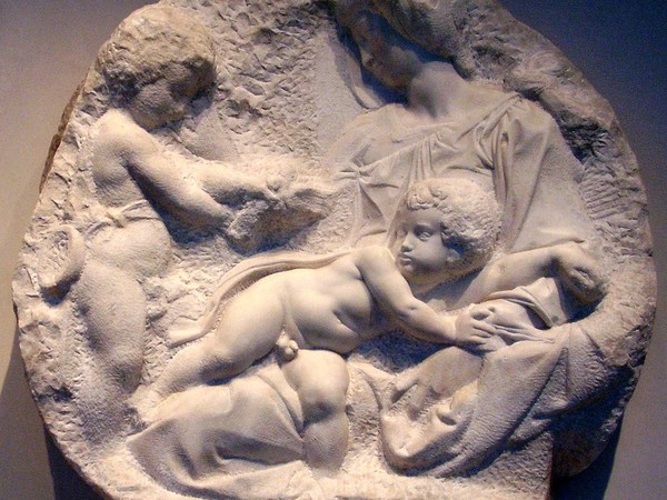Michelangelo Buonarroti, Tondo Taddei, 1504-1506 circa. Bassorilievo in marmo, cm 109 x 109. Royal Academy, Londra