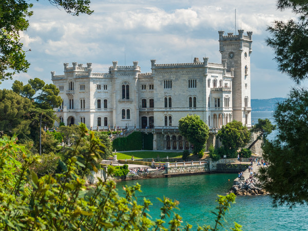 Castello di Miramare | Photo by Mihael Grmek, 2015, on Wikimedia Commons, https://commons.wikimedia.org/wiki/User:Meho29