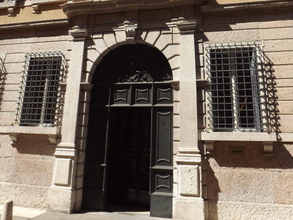 Palazzo ex Cassa di Risparmio di Verona