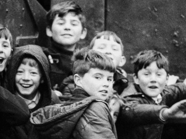 Mario Dondero, Ragazzi a Belfast, 1968 I Photo courtesy Archivio Dondero