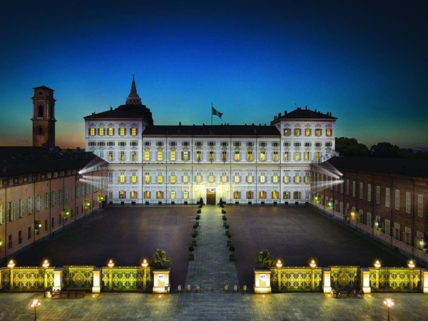 Facciata Palazzo Reale, Torino, notturna Facciata Palazzo Reale, Torino, notturna