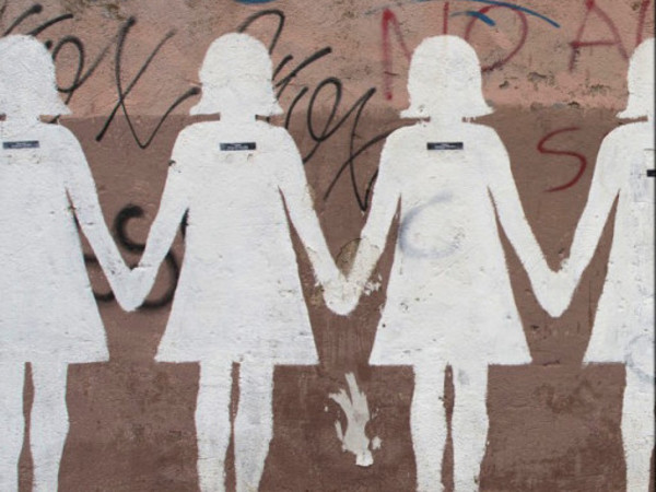 Gruppo di donne, Murale, 2012, via dei Sardi, Roma 