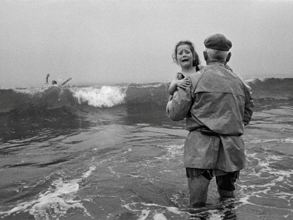 Cristina García Rodero, La Fuerza del Mar, Sao Bartolomeu Do Mar, Portugal 1997