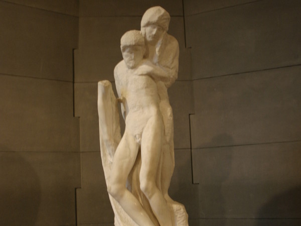 Michelangelo Buonarroti, Pietà Rondanini, 1552-1564. Scultura in marmo, 195 cm. 