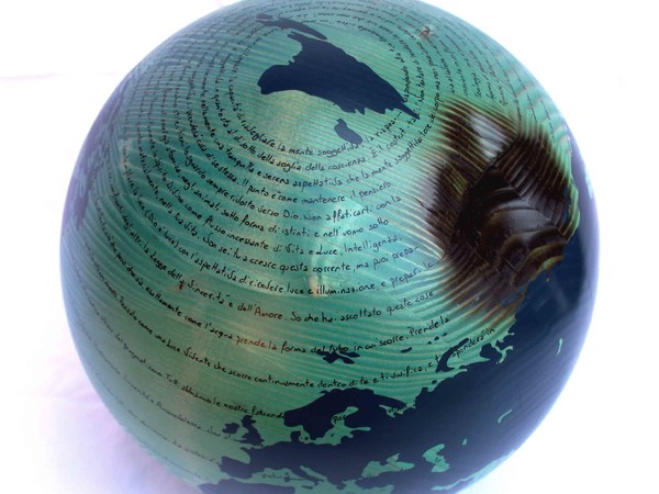 Christian Costa - WW.B. - Troward - Lettera - (sfera verde mare) - 2014 - Legno, carbone e smalto - Diam. 30 cm
