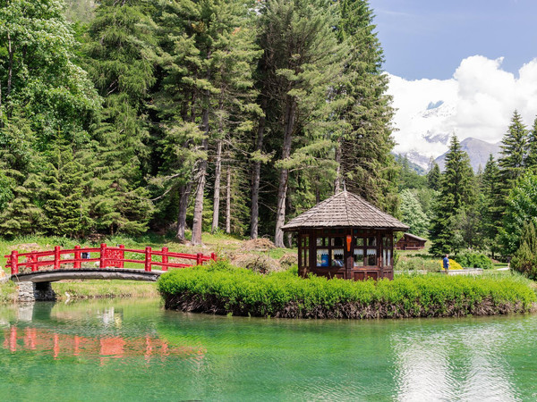 Giuseppina Giordano, KONFETTI (rägnò morceaux di primavera), Gressonei-Saint-Jean (AO), Valle d’Aosta. Una Boccata d’Arte 2021 I Ph. Claudiu Asmarandei