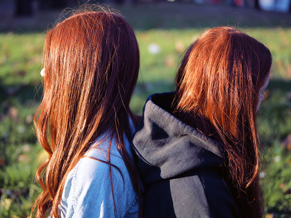 Luca Massaro, Twins Sisters, 60x80 cm.