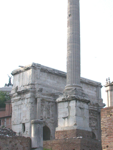 Piazza del Foro e Colonna di Foca