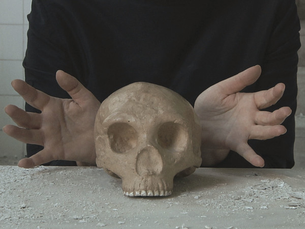 Marina Abramović, <em>Vanitas</em>, Dalla serie <em>The Kitchen, Homage to Saint Therese</em>, Installazione video, colore, 2009 | © Marina Abramović | Courtesy of the Marina Abramović Archives