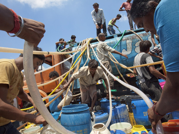 Jonas Bendiksen, Delivering clean water