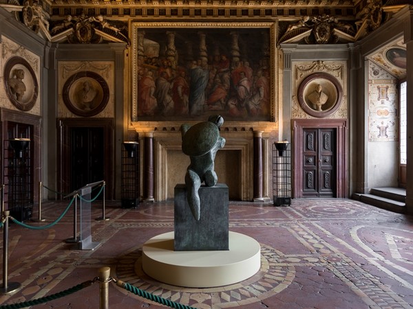 Henry Moore, Guerriero con scudo, 1953-54. Palazzo Vecchio, Firenze