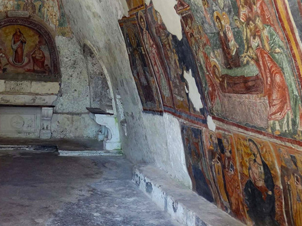 Sito rupestre di Santa Maria in Grotta,  Sessa Aurunca (Caserta)