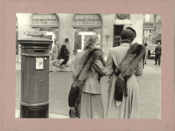 Inge Morath, New Bond Street, London, Great-Britain, 1953