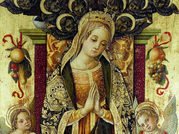 Vittore Crivelli, <em>Madonna orante il Bambino e angeli musicanti</em>, Ultima decade del XV secolo, Tempera su tavola, 83 x 160 cm, Sarnano (MC), Pinacoteca Civica Rete Museale dei Sibillini