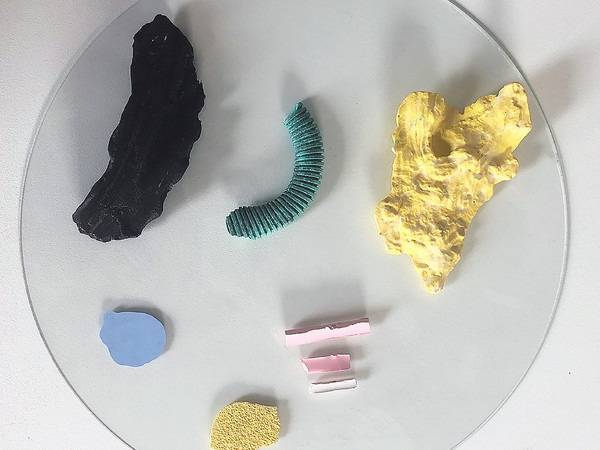 Marcela Gottardo, A nicca (permutation 1), 2019<br />plaster, pigments, silicone and glass (40 cm)