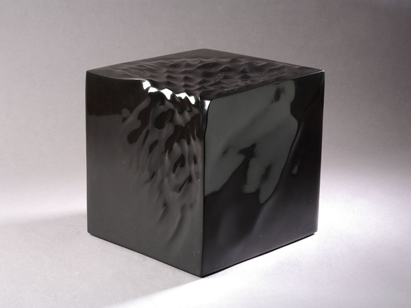 Giorgio Eros Morandini, Cubo, granito nero, 118x118x118 cm