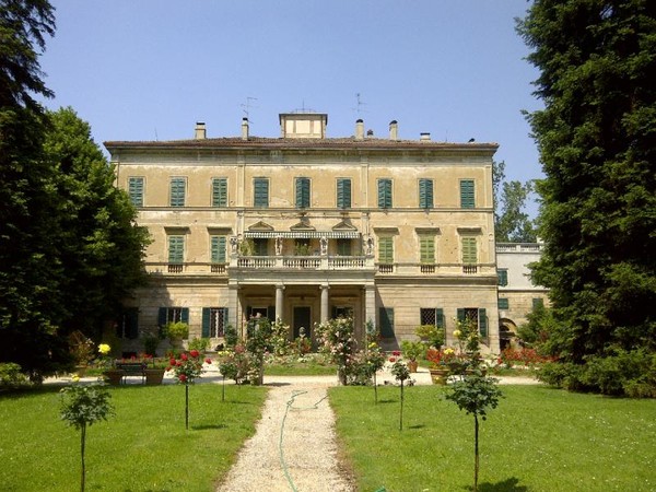 Villa delle Rose, Novi di Modena
